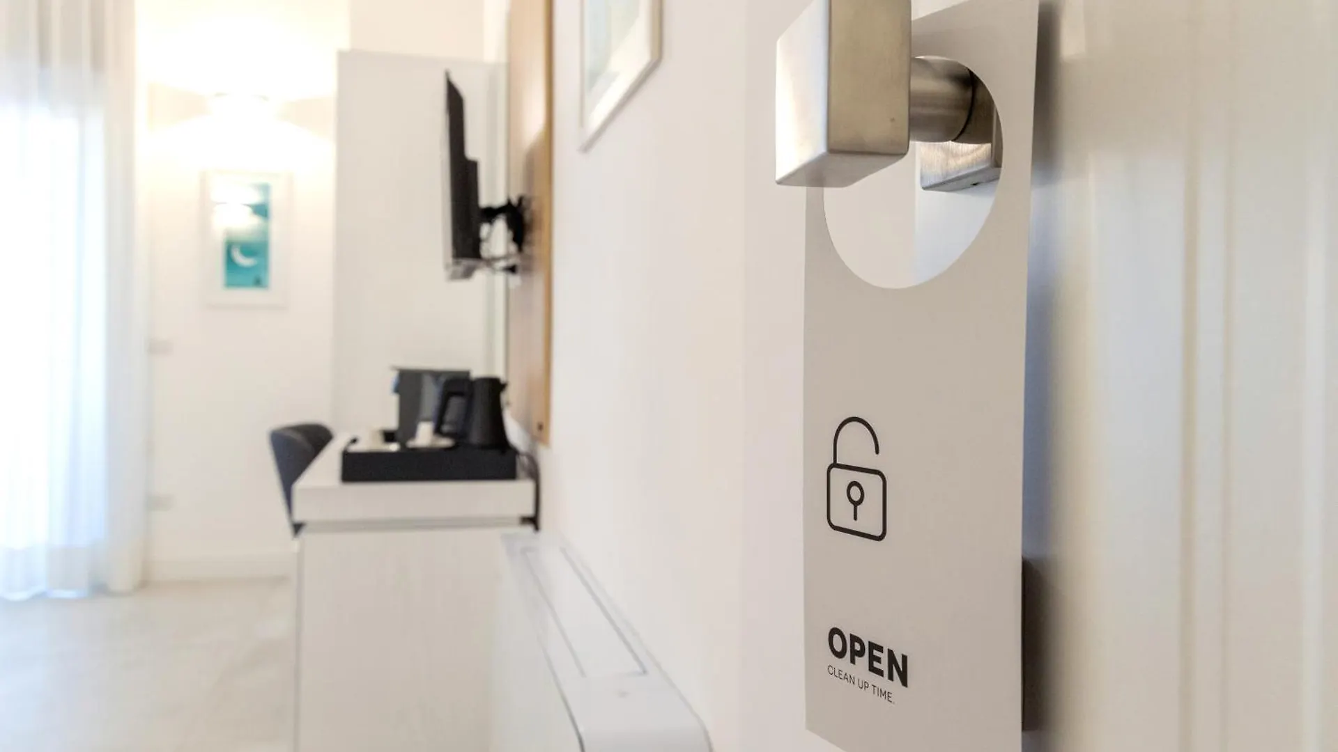 Lo Studio Di Viale Lo Re Camere & Caffe' Lecce Italy