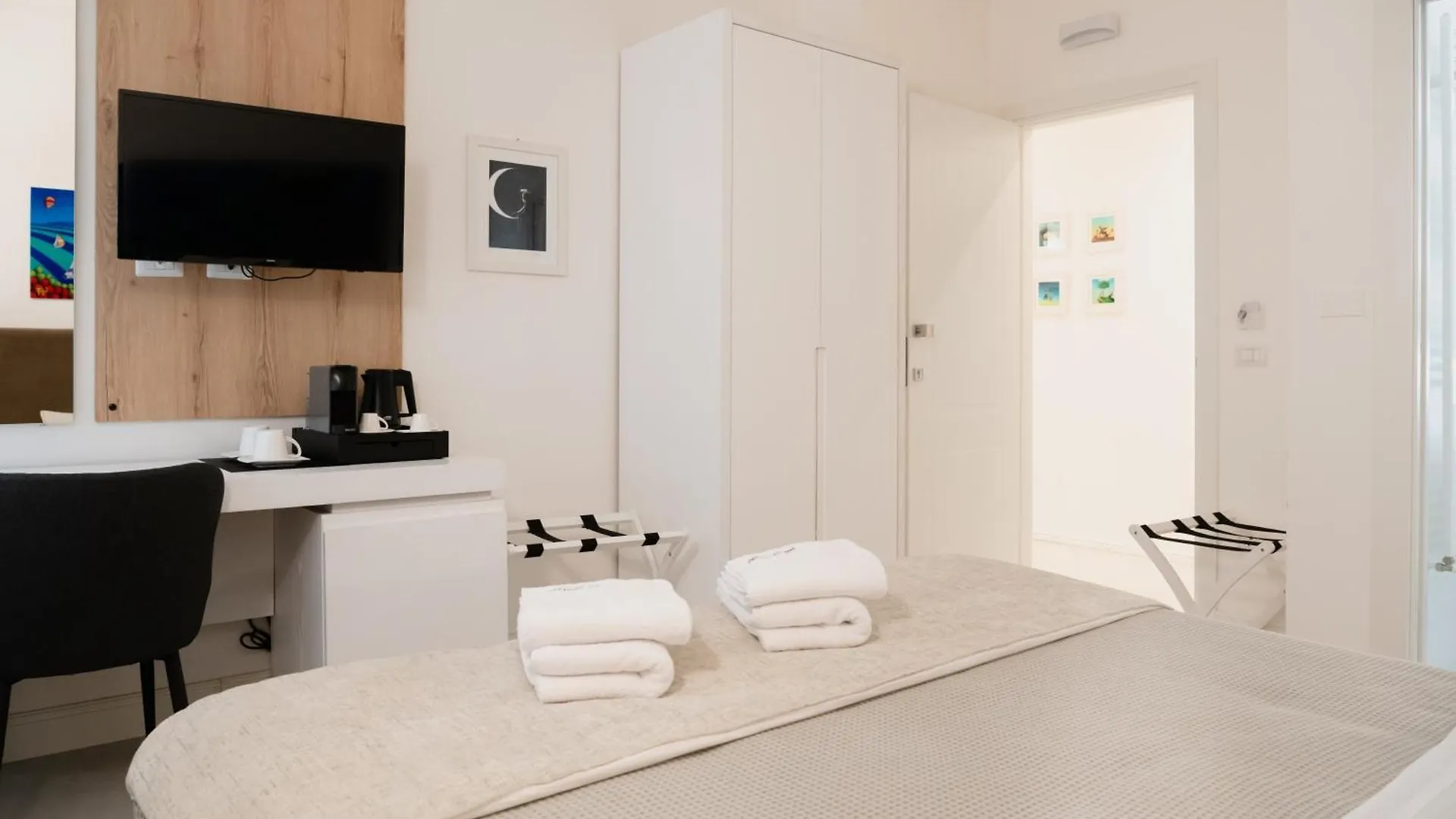 Lo Studio Di Viale Lo Re Camere & Caffe' Lecce 0*,
