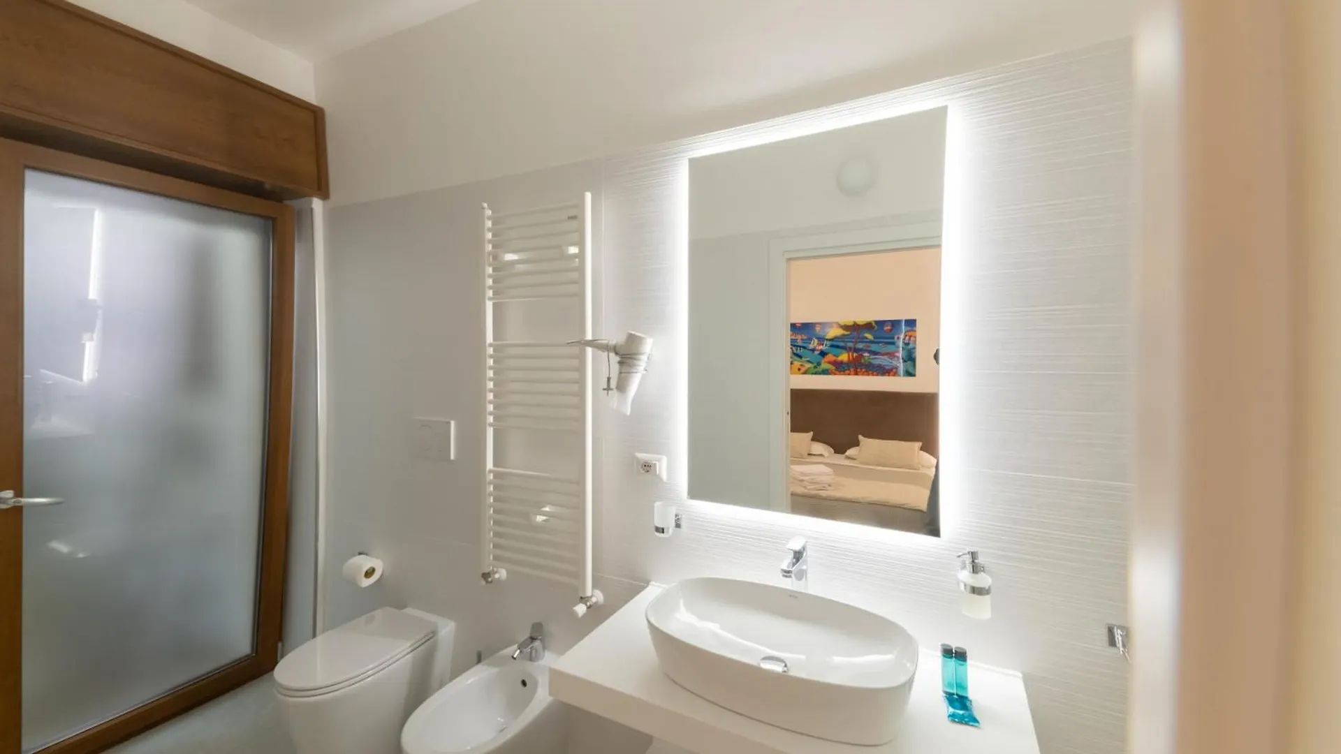 Lo Studio Di Viale Lo Re Camere & Caffe' Lecce Guest house
