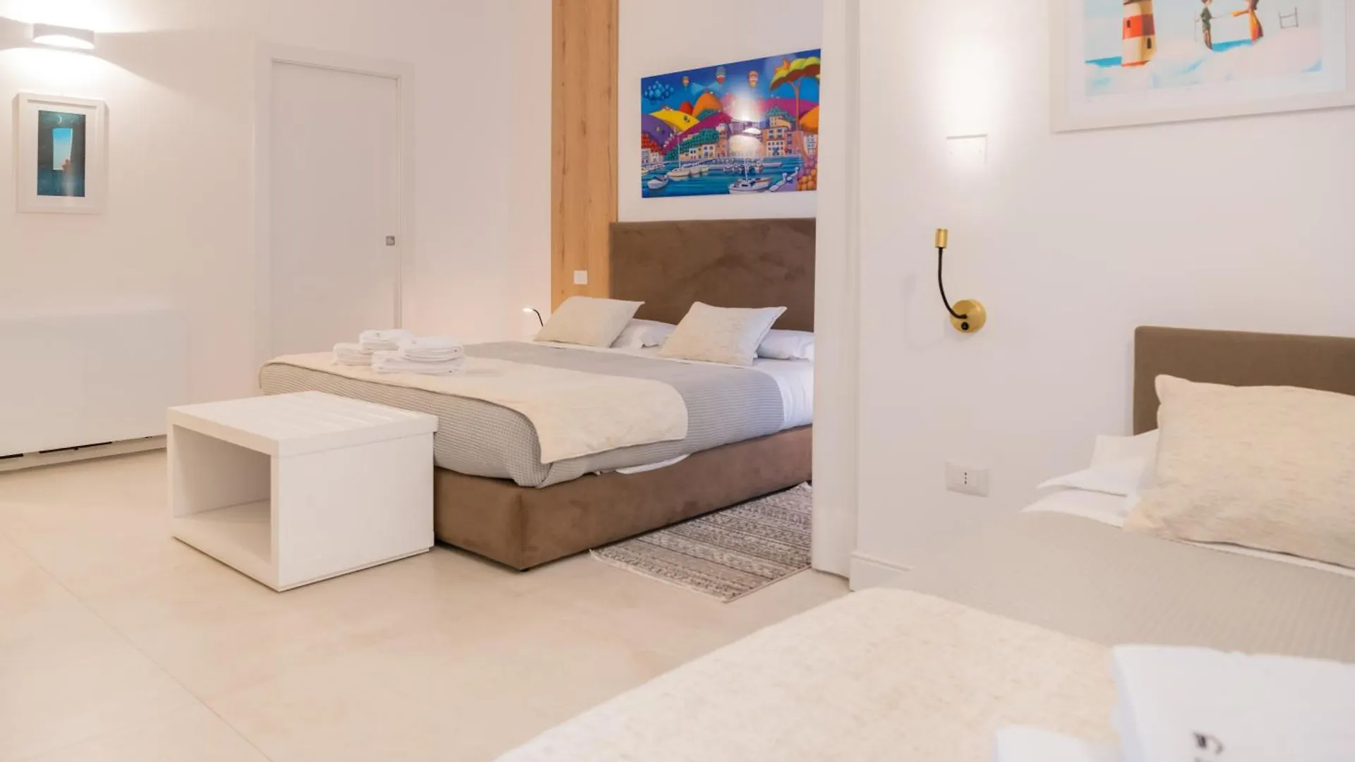 Lo Studio Di Viale Lo Re Camere & Caffe' Lecce Guest house